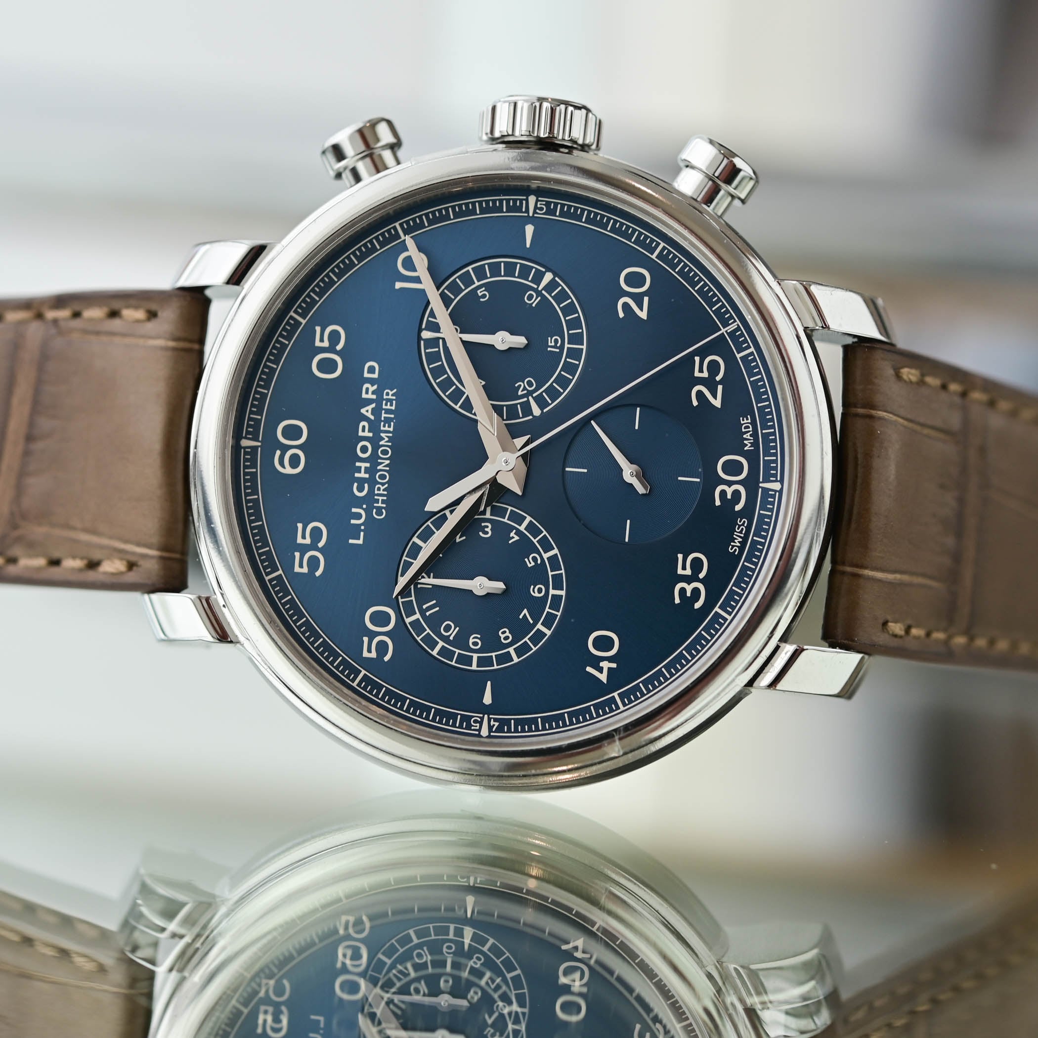 Chopard L.U.C 1963 Heritage Chronograph - photo