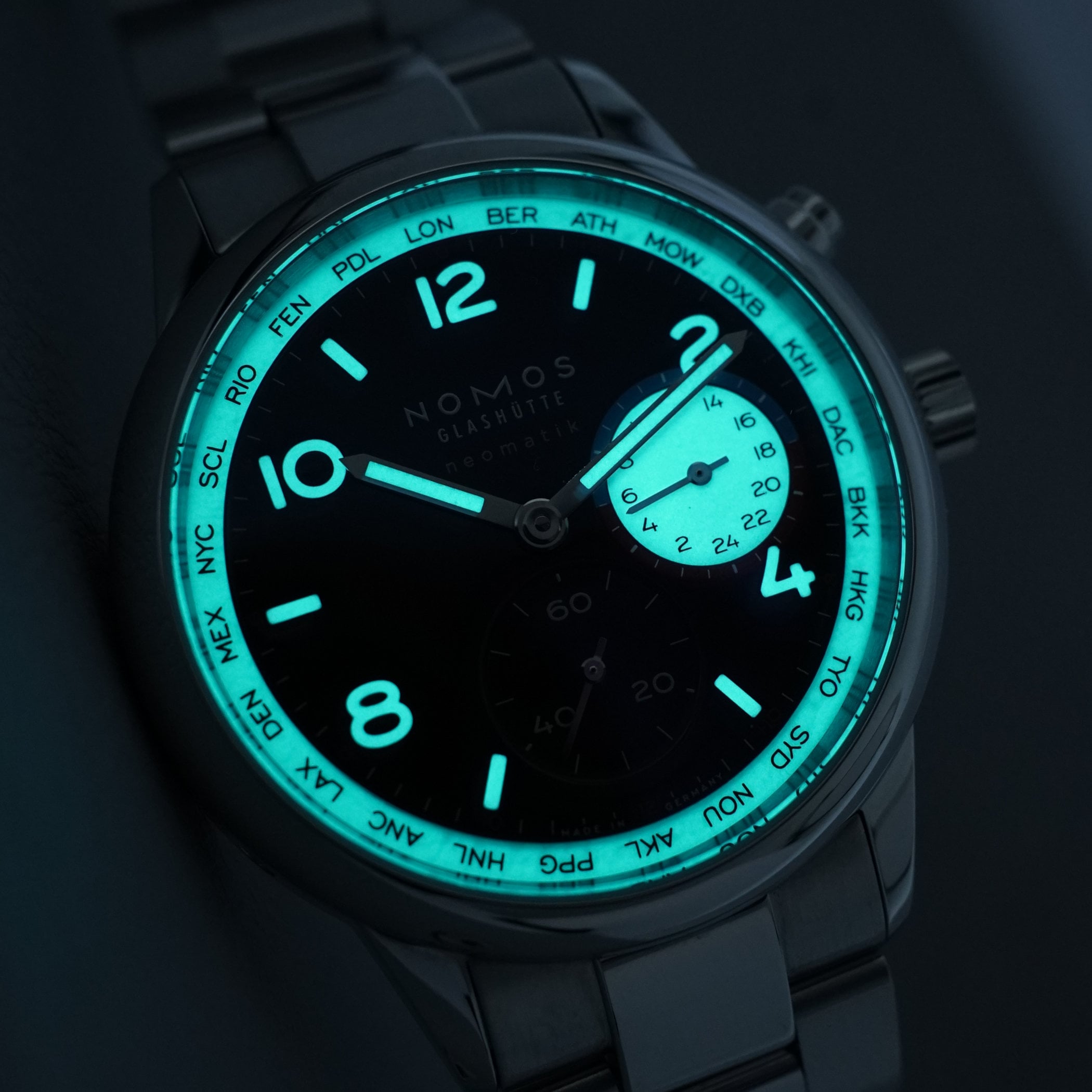 Nomos Club Sport Neomatik Worldtimer Dark - photo