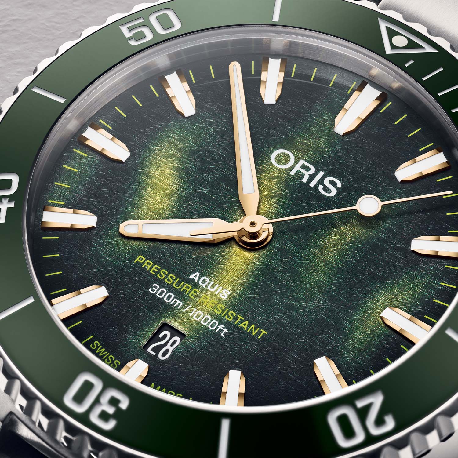 Oris Aquis Date Kelp Forest Limited Edition - photo