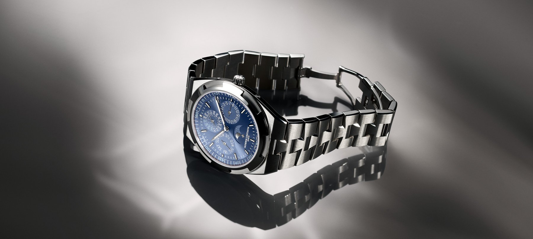 Vacheron Constantin Overseas Perpetual Calendar Ultra-Thin 30th Anniversary - photo