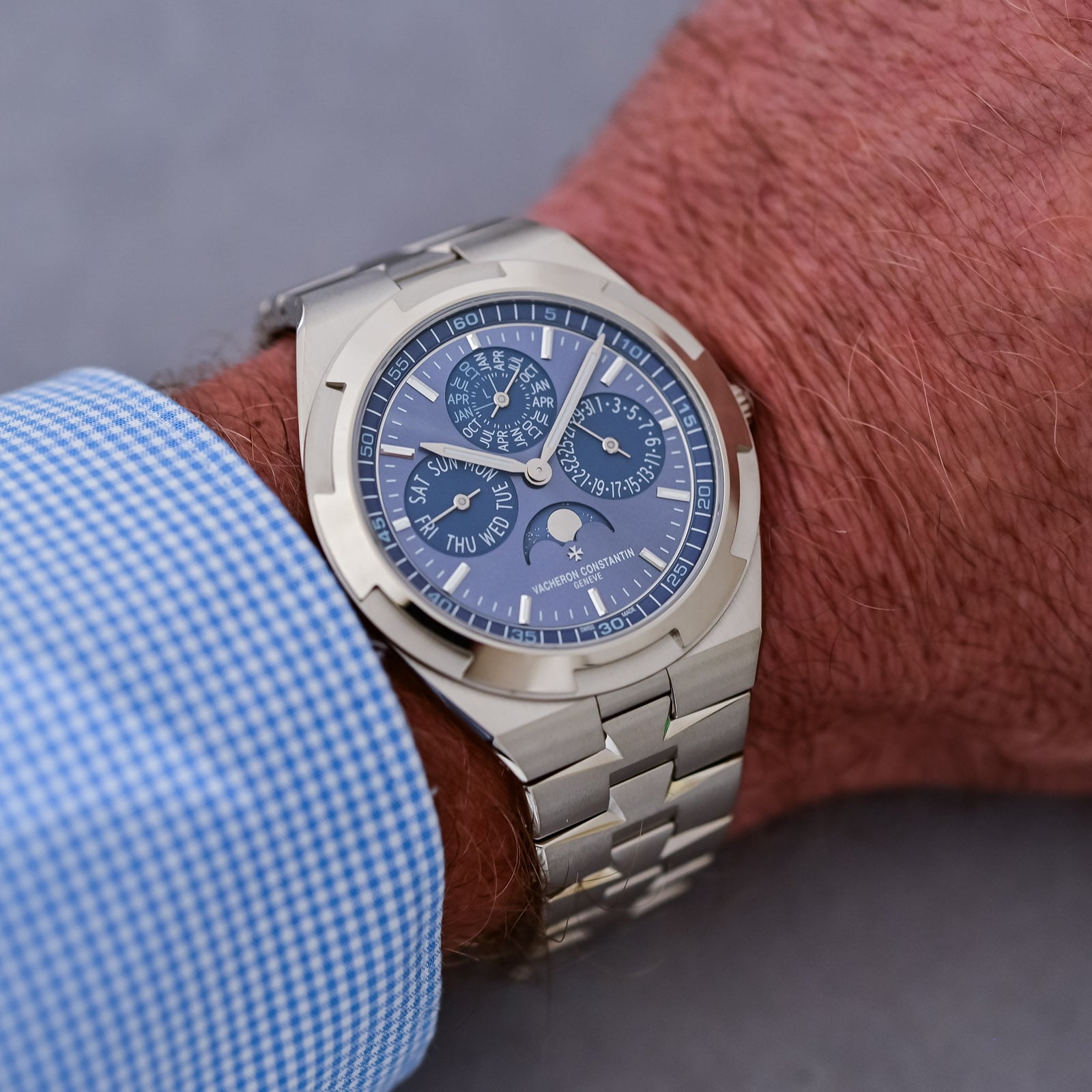 Vacheron Constantin Overseas Perpetual Calendar Ultra-Thin 30th Anniversary - photo