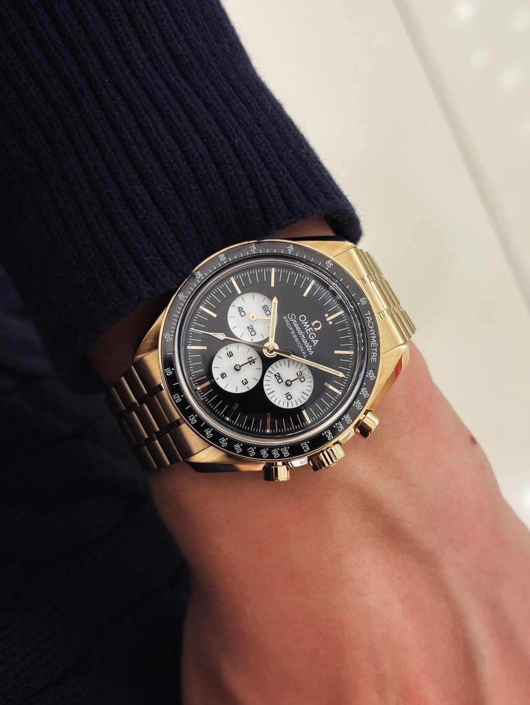 Wristshot by theswisswatchlounge